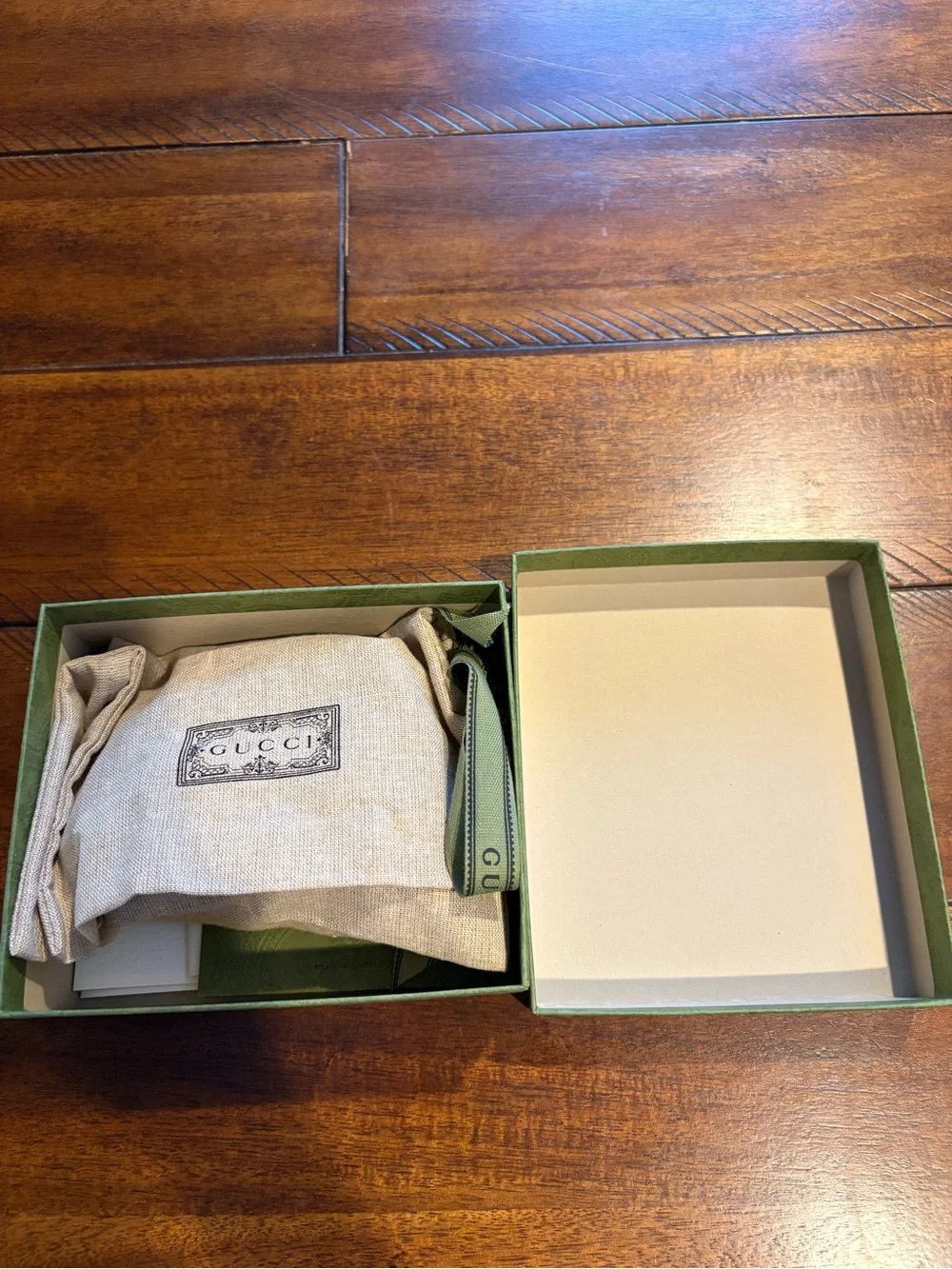 Gucci GG Supreme Small Pouch in Beige/Green/Red - Picture 4 of 6